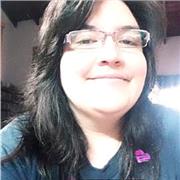 Profesora de Inglés imparte clases de apoyo a niños y prepara adolescentes para rendir exámenes